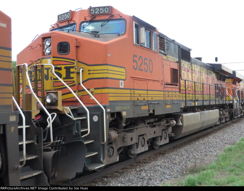 BNSF 5250